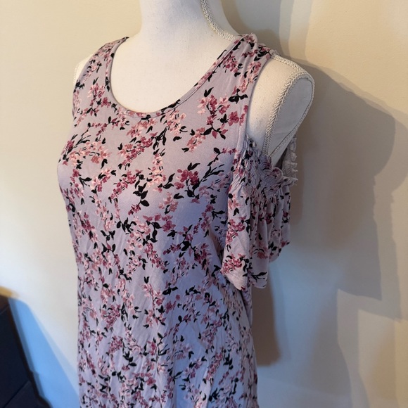 Elle Cold Shoulder Short Sleeve Top - Picture 6 of 12